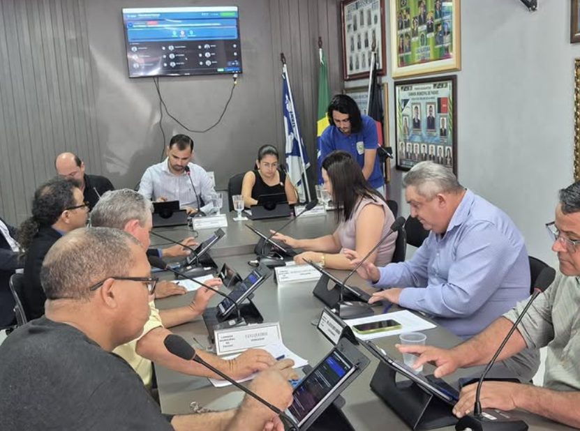 A Câmara Municipal de Parari aprovou, por unanimidade, durante sessão legislativa, dois projetos de lei de autoria do Poder Executivo que tratam de áreas consideradas estratégicas para o município: educação e infraestrutura hídrica.
