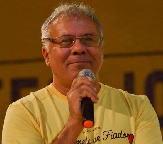 Câmara de Parari concede ao escritor Efigênio Moura Votos de Aplausos