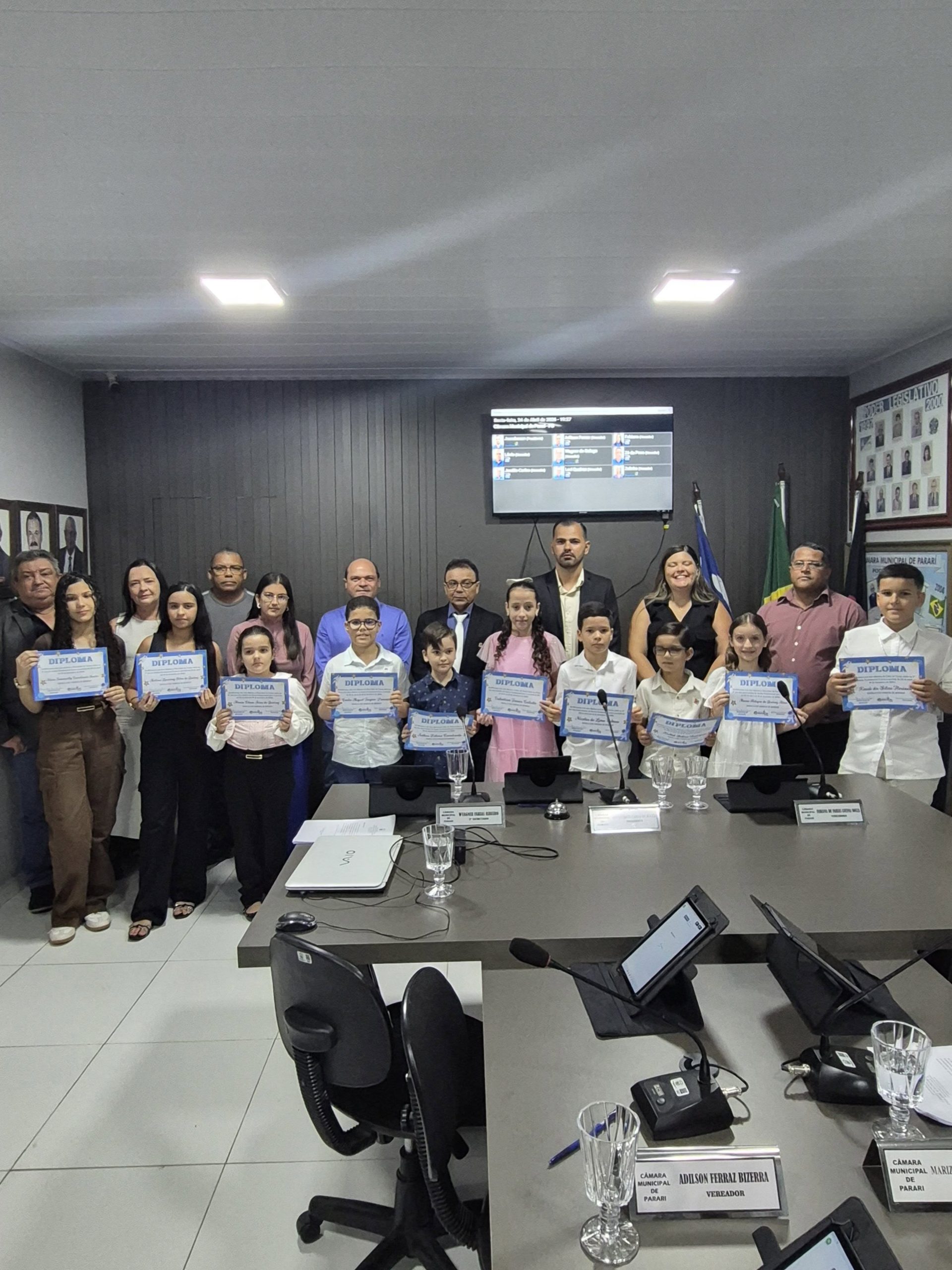 Registros da sessão desta sexta-feira na Câmara Municipal de Parari 📸🏛️